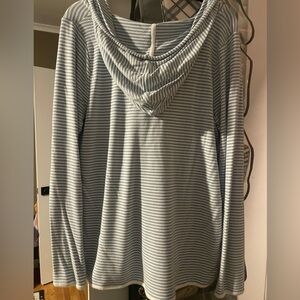 Market & spruce long sleeve blue and white striped shirt.